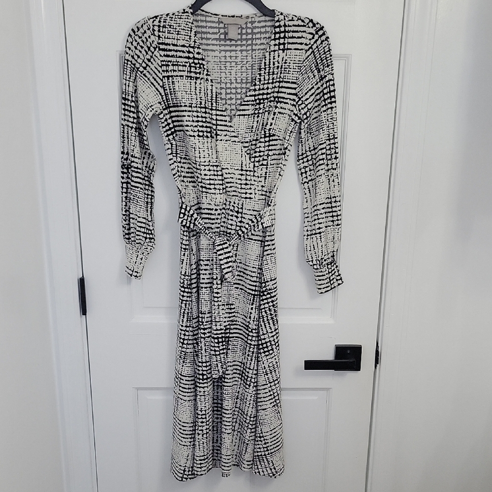 Black and White Dolman Sleeve Wrap Dress